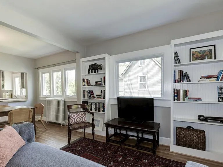 1415 Girard St NE — Photo 3