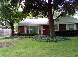 1104 Harms Ave, Libertyville, IL 60048
