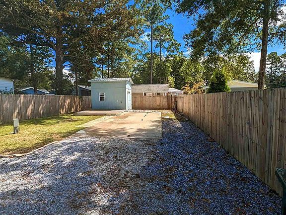 4th image of 631 Escambia Dr