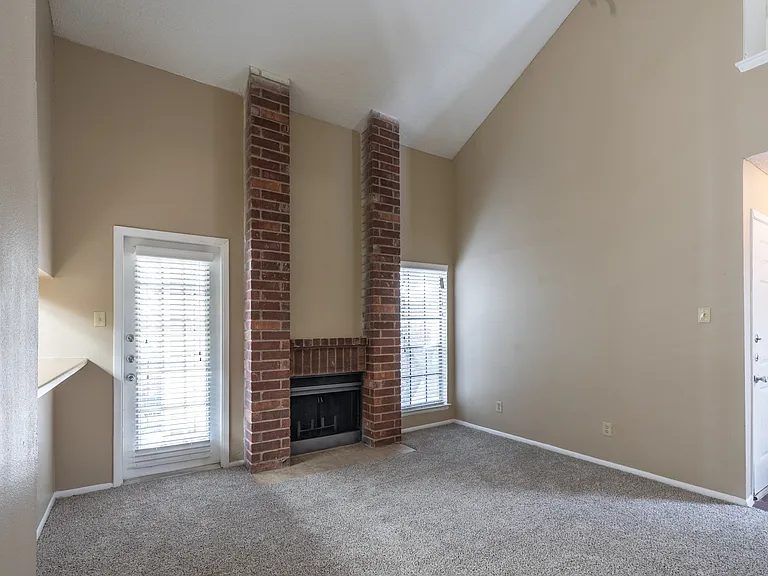 Sutton House Apartments — Photo 33