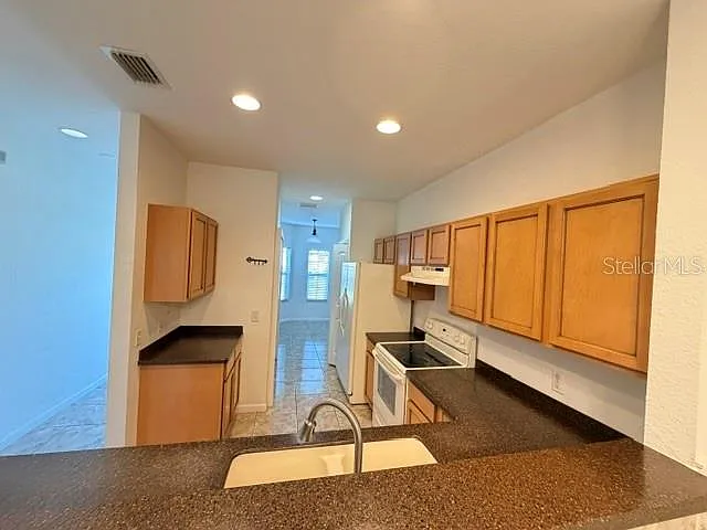 2935 NE 7th St #310 — Photo 8