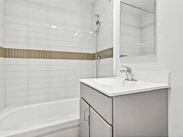 1731 Lacombe Avenue image 20 of 23