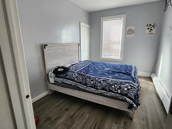 35 Orient Avenue image 4 of 14