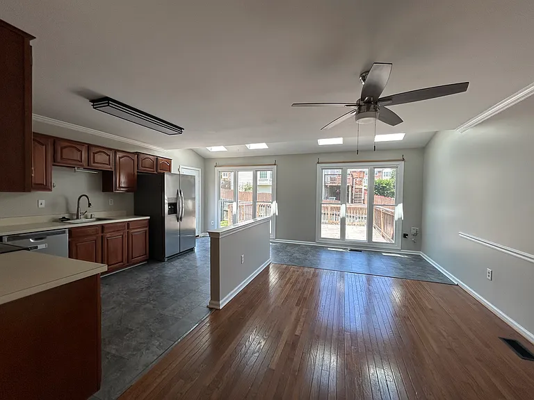 110 Sunny Hill Ct — Photo 11