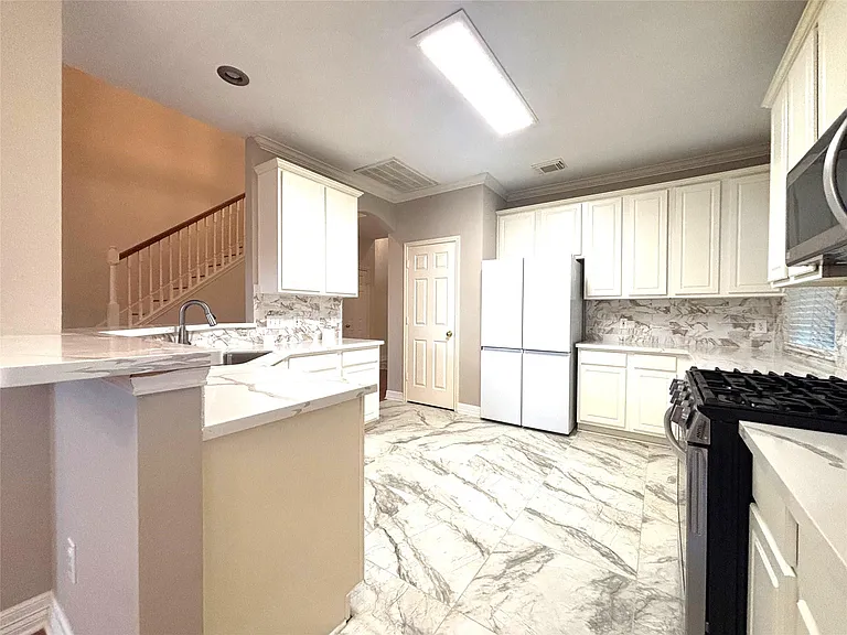 9514 Leaning Tree Ln — Photo 10