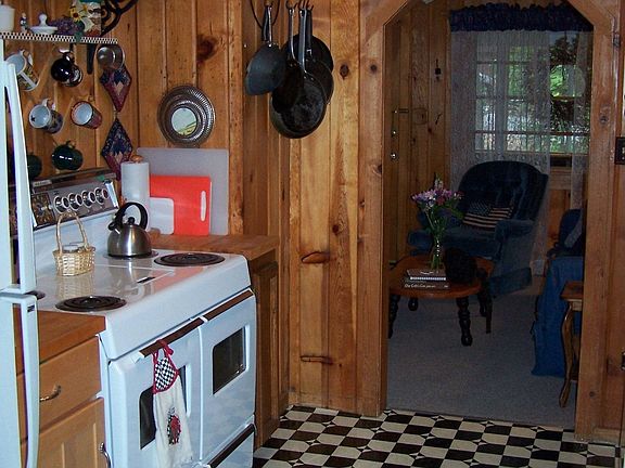 4th image of 23105 Mark Twain Dr