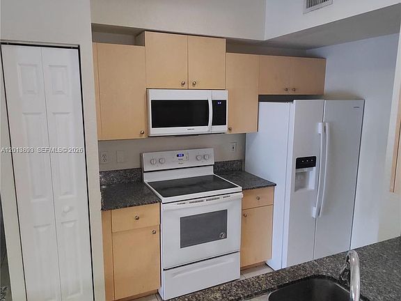 3rd image of 2549 Centergate Dr #20B