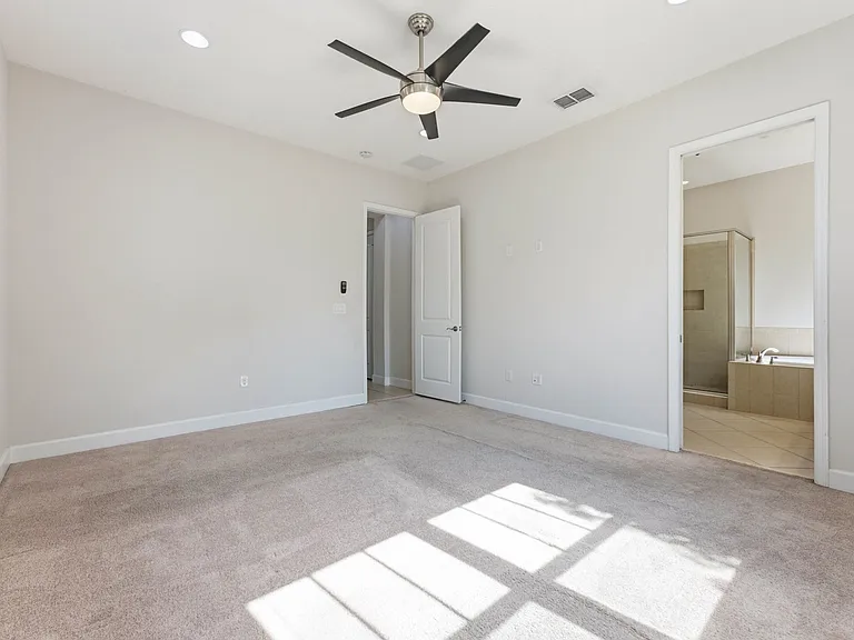 9025 Laureate Blvd — Photo 28