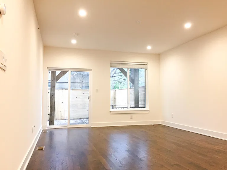 404 W Berks St — Photo 4