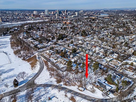 3rd image of 2506-18 Riverview Ave