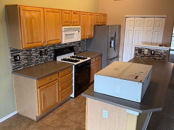 4th image of 2606 E 116th Ave