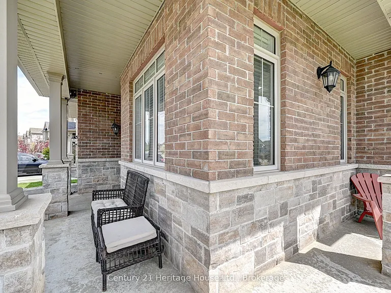 219 Falconridge Dr — Photo 5