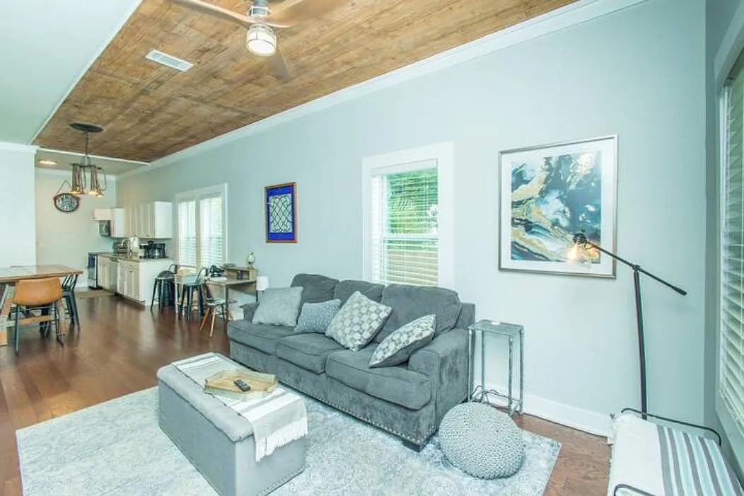 116 N Coyle St — Photo 3