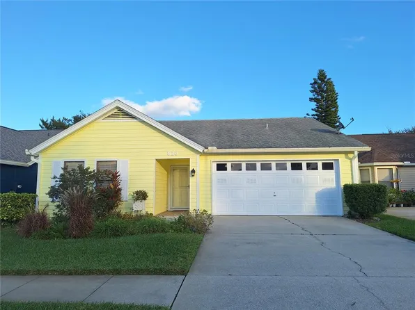 823 Island Point Dr, New Smyrna Beach, FL 32168