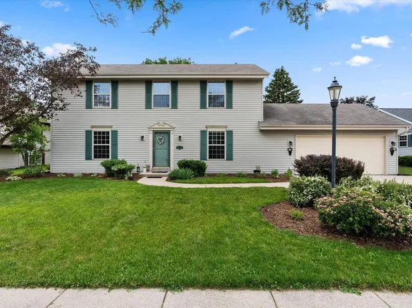 1153 Turnberry DRIVE, Pewaukee, WI 53072