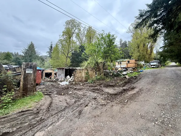 21 N Davis Ln, Otis, OR 97368