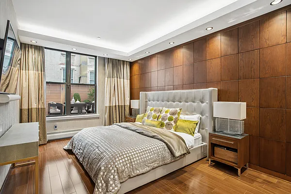 Sold by Douglas Elliman | media 8