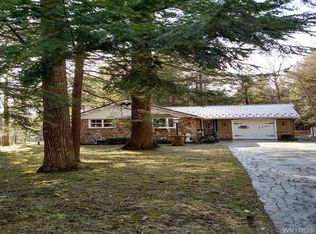 7486 Chestnut Ridge Rd, Orchard Park, NY 14127