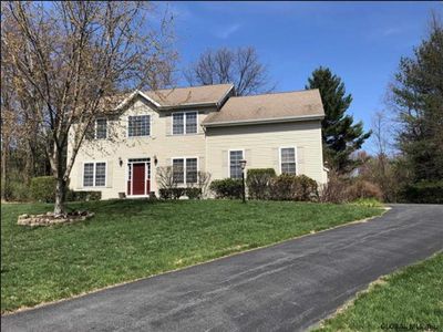 7 Clear Water Ct, Halfmoon, NY, 12065