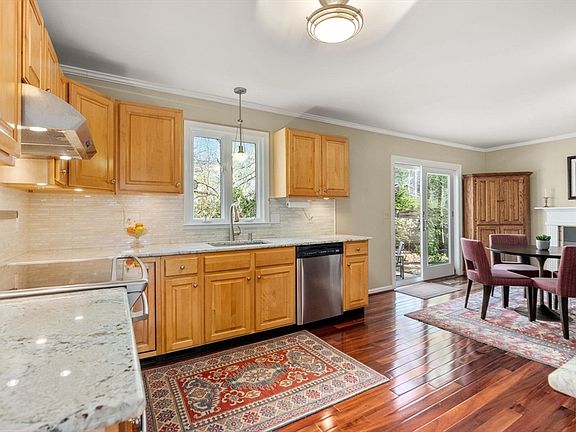2nd image of 26 Buena Vista Rd