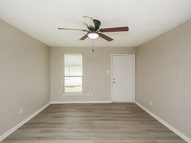 6014 Collingsworth St — Photo 13