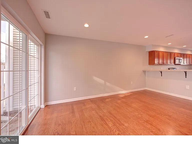 616 Pebble Creek Ct — Photo 10