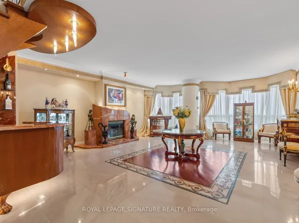 7300 Yonge St #Penthouse 9, Vaughan, ON L4J 7Y5