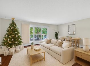 10746 80th Ave NW #202, Edmonton, AB T6E1V8