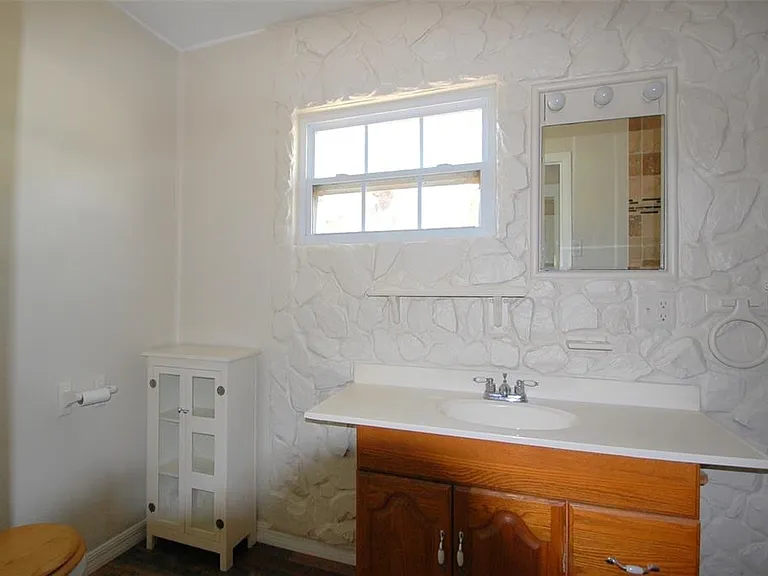 247 Short St — Photo 10