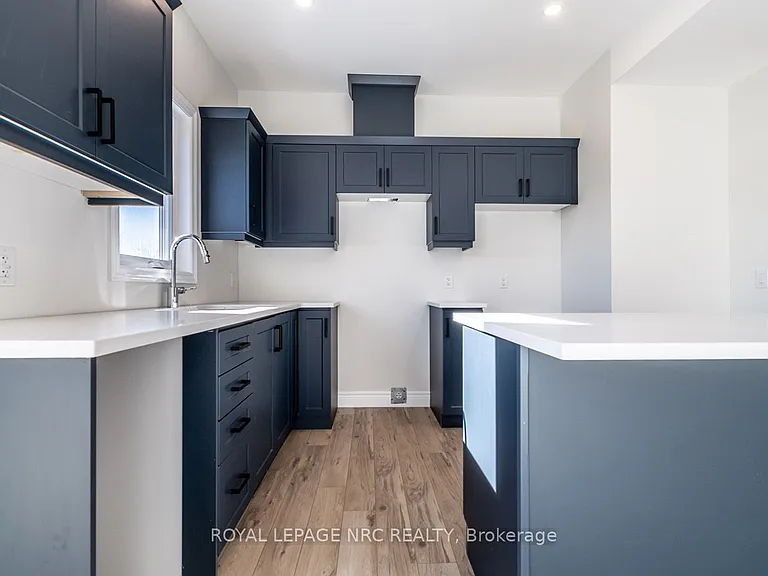 121A Moffatt St #25 — Photo 13