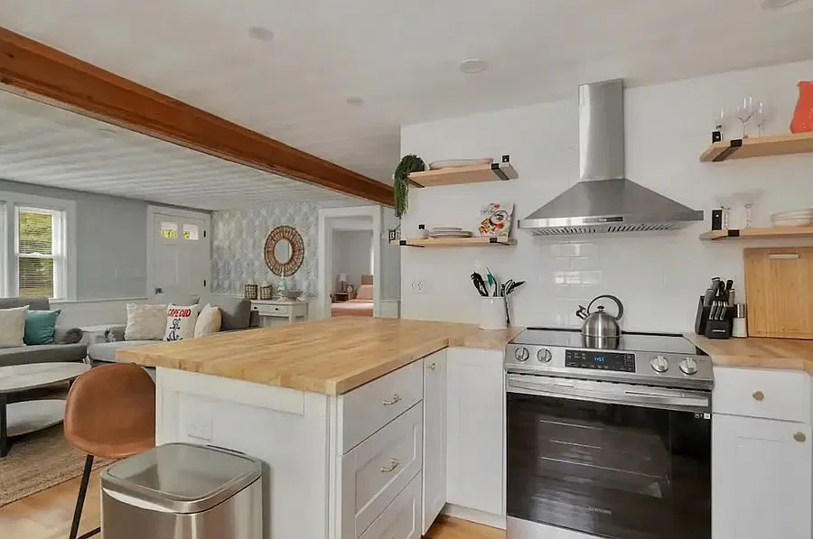 3 bed, 859 sqft, $2,600 — Photo 4