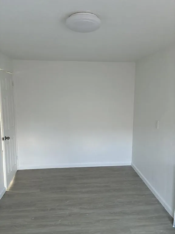 323 Smith Way photo 1