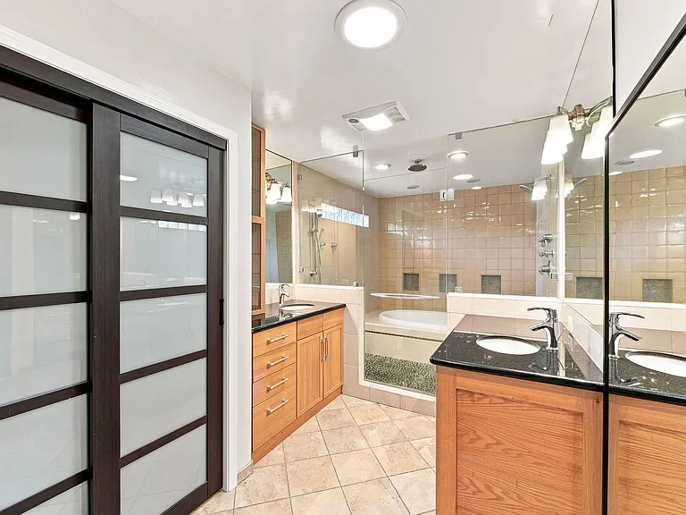 12445 Green Meadow Ln — Photo 11