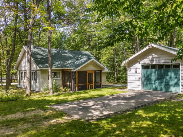 7569 Leelanau Trl, Gaylord, MI 49735
