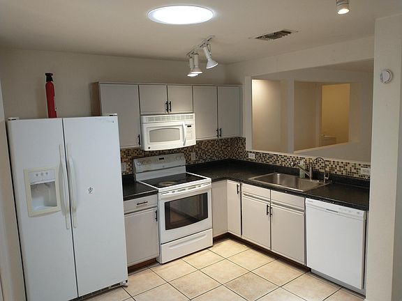 2nd image of 5365 S Royal Richmond Dr #Pm0608