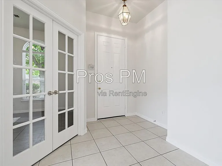 2432 Chesterwood Dr — Photo 9