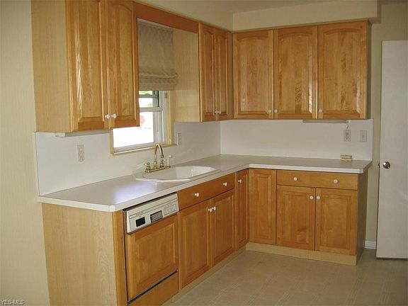 4th image of 29539 Woodway Dr