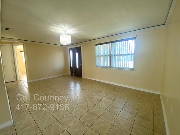 5th image of 4109 Chesswood Dr