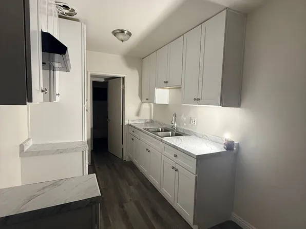 Onsite Manager, Onsite Laundry, Close To Packing District