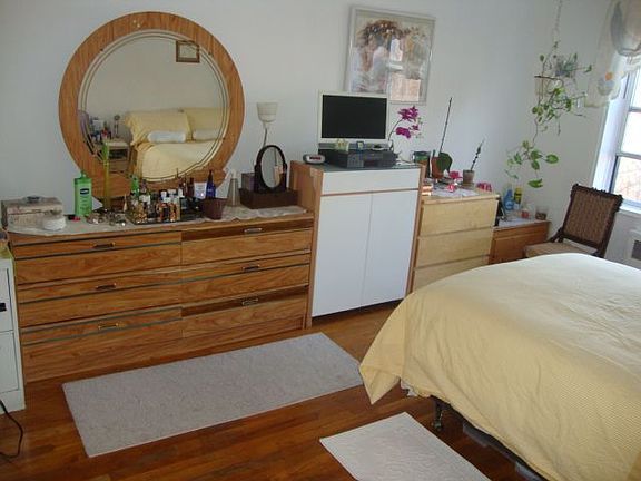 5th image of 7445 Yellowstone Blvd APT 6B