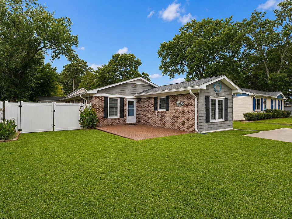 1st image of 715 Cypress Dr.