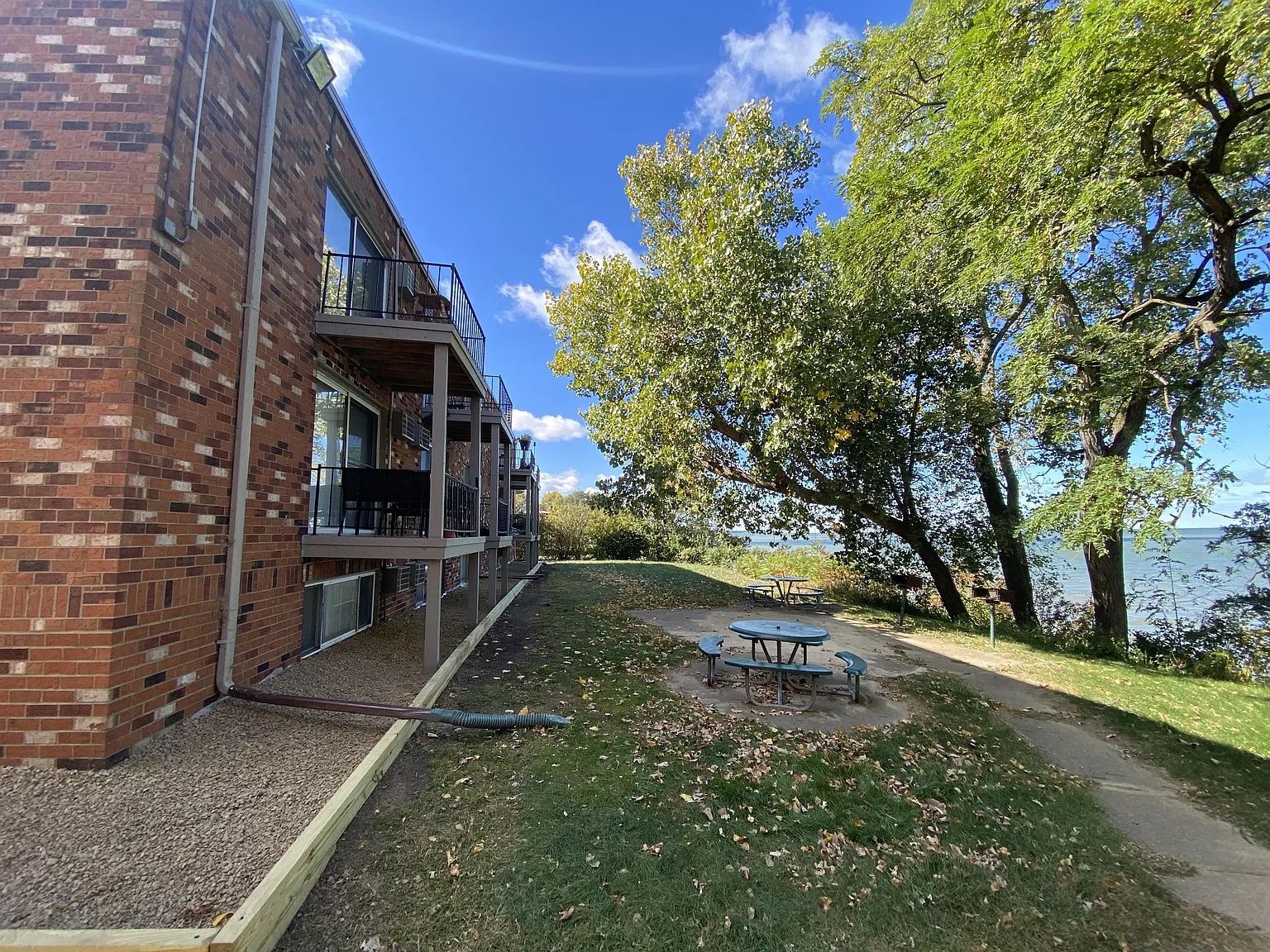 4008 W Erie Ave — Photo 3