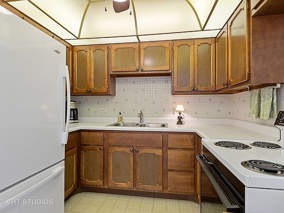 4th image of 5540 Walnut Ave APT 7C