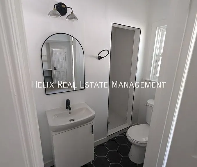 190 S Marengo Ave #4 — Photo 8