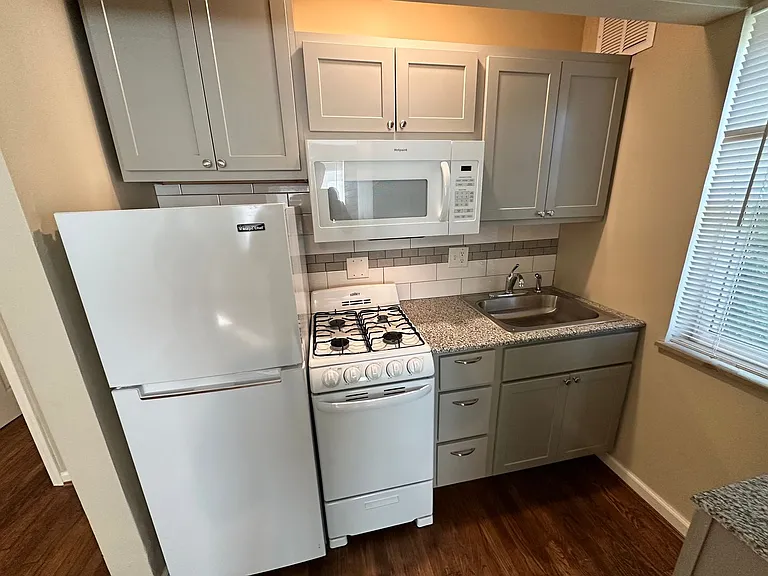 1597 Clio Ave — Photo 1