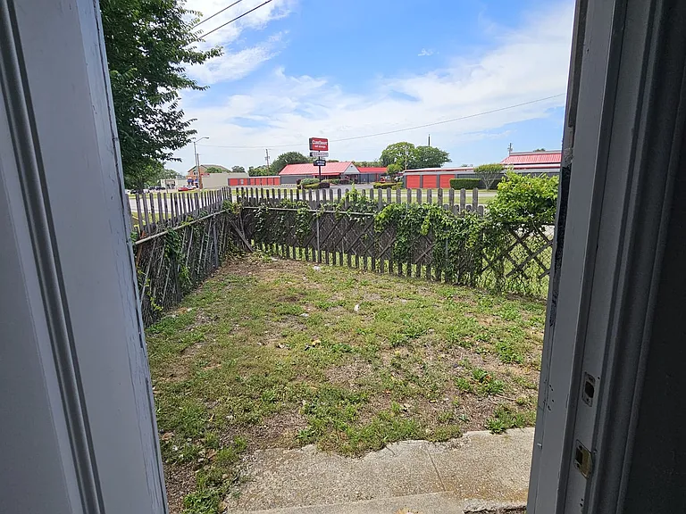 5616 Thomas Ln — Photo 3