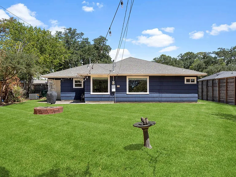 1802 Turnpike Rd — Photo 43
