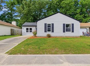 1566 Hummingbird Ln, Virginia Beach, VA 23454