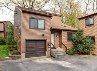 32 Beech Ct, Fishkill, NY 12524
