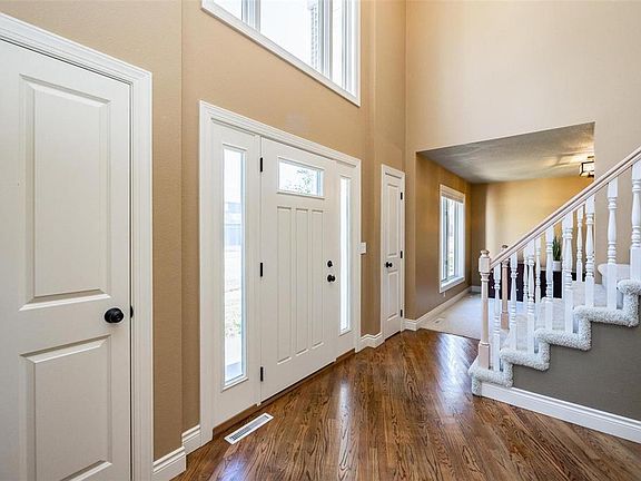 5th image of 3431 Oriole Ct NE